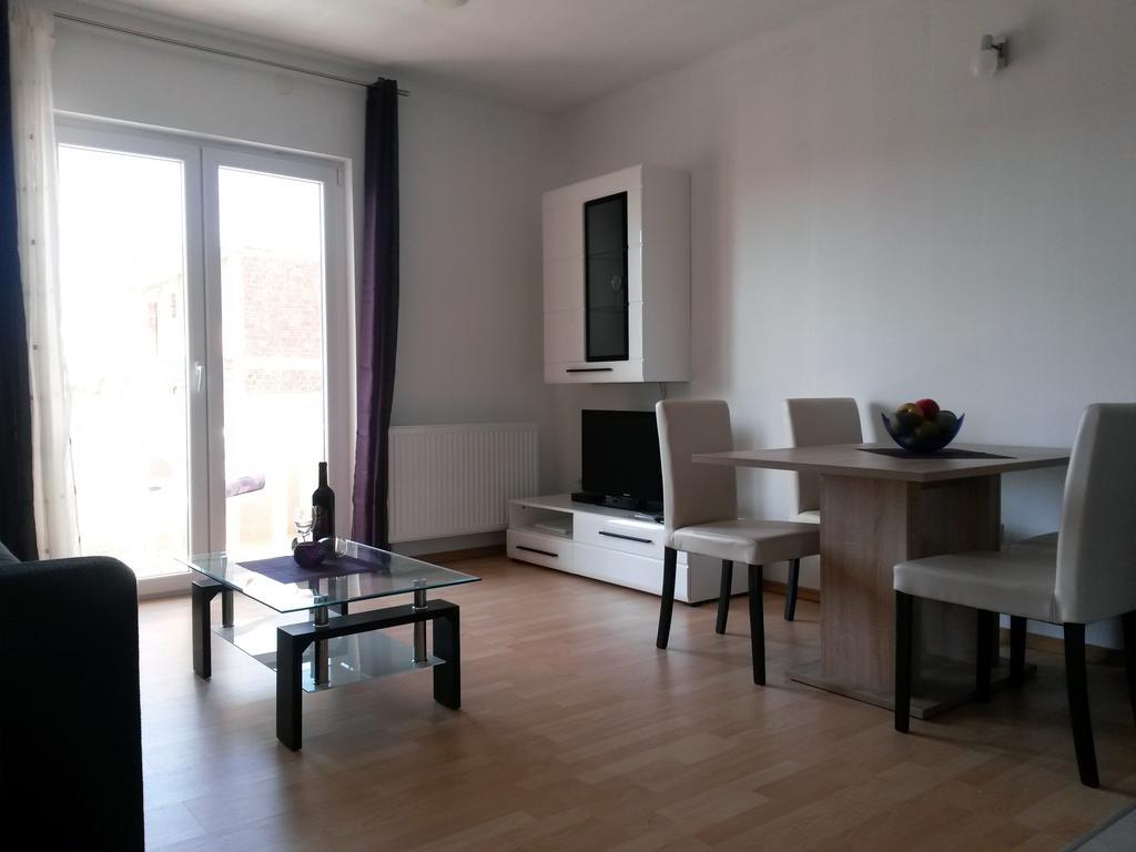 Apartments Josipa & Niki Vodice Rum bild